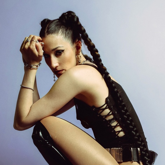 Meet your Posher, Emi - Picture 1 of 1